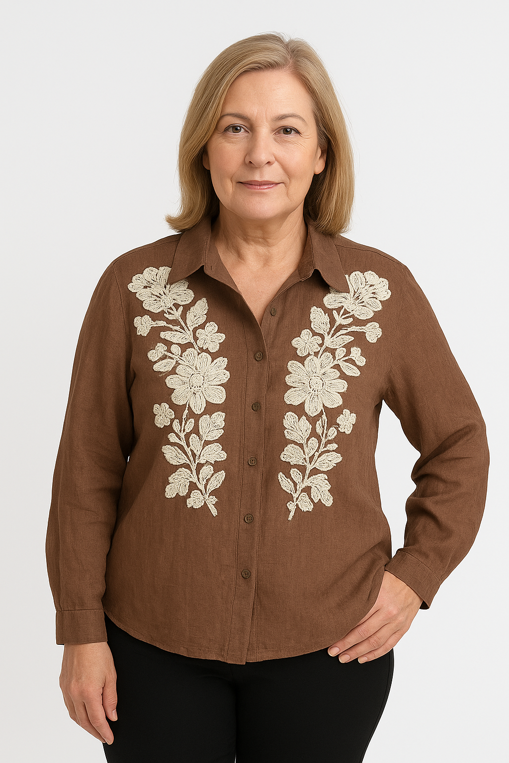Camisa marrón con bordado floral